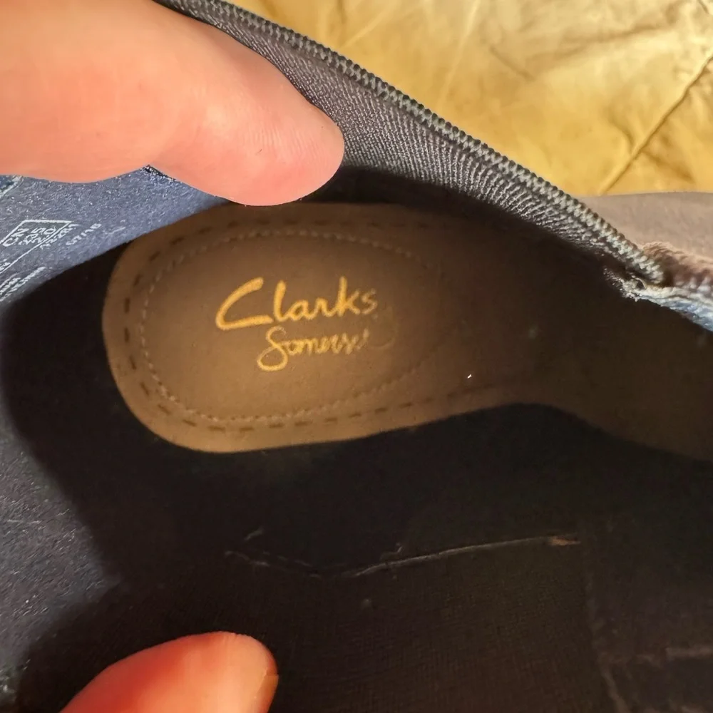 Clarks Carlita Quinn Navy Blue Suede Ankle Bootie Heels, Size 7 - Picture 9 of 14